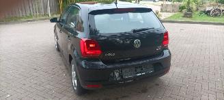 Volkswagen Polo 1.4-TDi Climatecontrol Distance-frontradar Stoelverwarming Leren Stuurwiel Radio met usb Elektrische ramen Elektrische-spiegels met verwarming Centrale vergrendeling met afstandsbediening Start-Stop systeem Euro-6norm picture 6