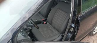 Volkswagen Polo 1.4-TDi Climatecontrol Distance-frontradar Stoelverwarming Leren Stuurwiel Radio met usb Elektrische ramen Elektrische-spiegels met verwarming Centrale vergrendeling met afstandsbediening Start-Stop systeem Euro-6norm picture 18