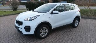 Unfallwagen Kia Sportage Bj:9-2017 1.6-benzine 132pk Airconditioning CruiseControl Leren-Stuurwiel armsteun 1-eigenaar! 2017/9