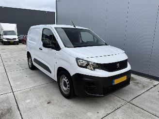 Auto incidentate Peugeot Partner e-Partner Pro 50 kWh 136 PK 2022/3