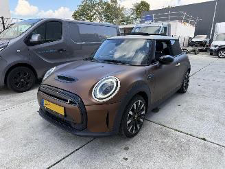 Damaged car Mini Electric CAMDEN EDITION -CAMERA-LEDER-PANO-NAVI-PDC 2021/12