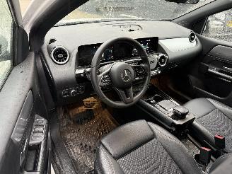 Mercedes B-klasse 200 d AUToMAAT-NAVI-CAMERA-PDC picture 3