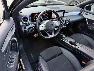 Mercedes A-klasse 250 e Luxury Line PLUG IN HYBRID -AMG-PANO-CAMERA-NAVI picture 3
