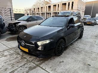 Unfallwagen Mercedes A-klasse 250 e Luxury Line PLUG IN HYBRID -AMG-PANO-CAMERA-NAVI 2022/2