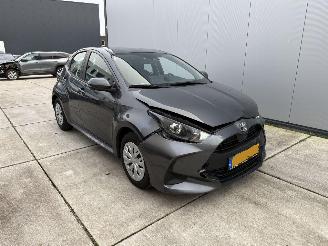 Toyota Yaris 1.5 HYBRID 141 PK-NAVI-PDC-CAMERA picture 2