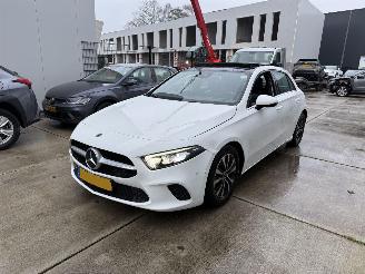 krockskadad bil auto Mercedes A-klasse 160 Business Sloution -PANO-CAMERA-NAVI-PDC 2019/7