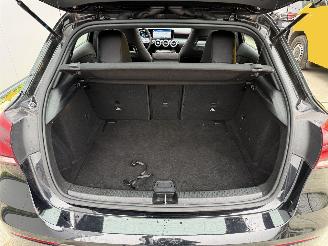 Mercedes A-klasse A180 BUSINESS SOLUTION AMG PANO - SFEER picture 10