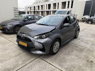 Schadeauto Toyota Yaris 1.5 HYBRID 141 PK-CAMERA-NAVI-PDC 2024/1