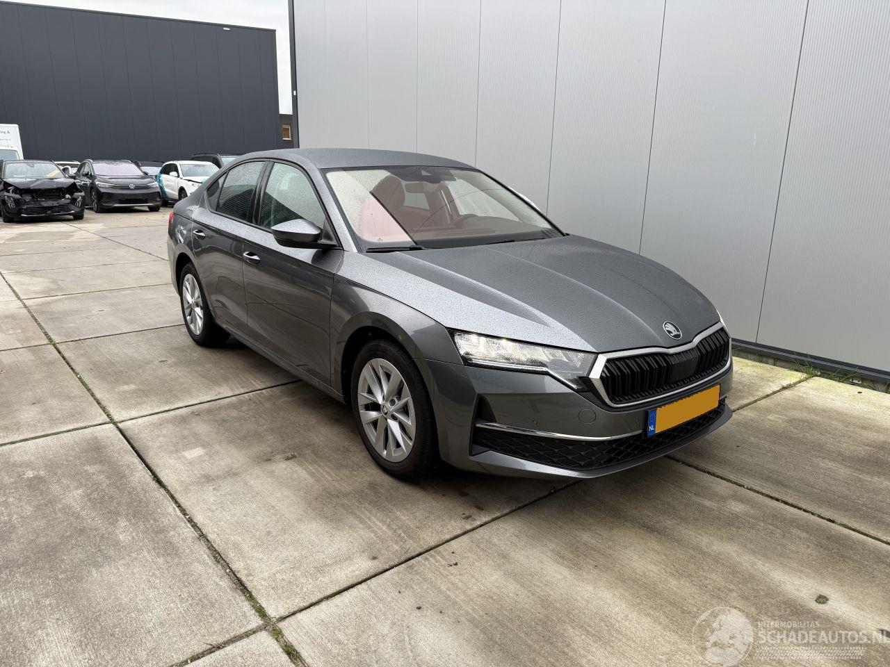 Skoda Octavia 1.5 TSI E-TEC MHEV 110 KW DSG-CAMERA-NAVI-PDC