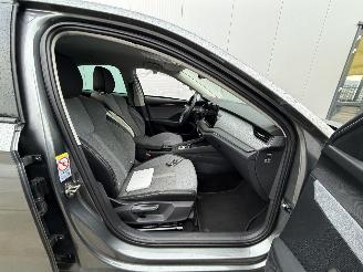 Skoda Octavia 1.5 TSI E-TEC MHEV 110 KW DSG-CAMERA-NAVI-PDC picture 12