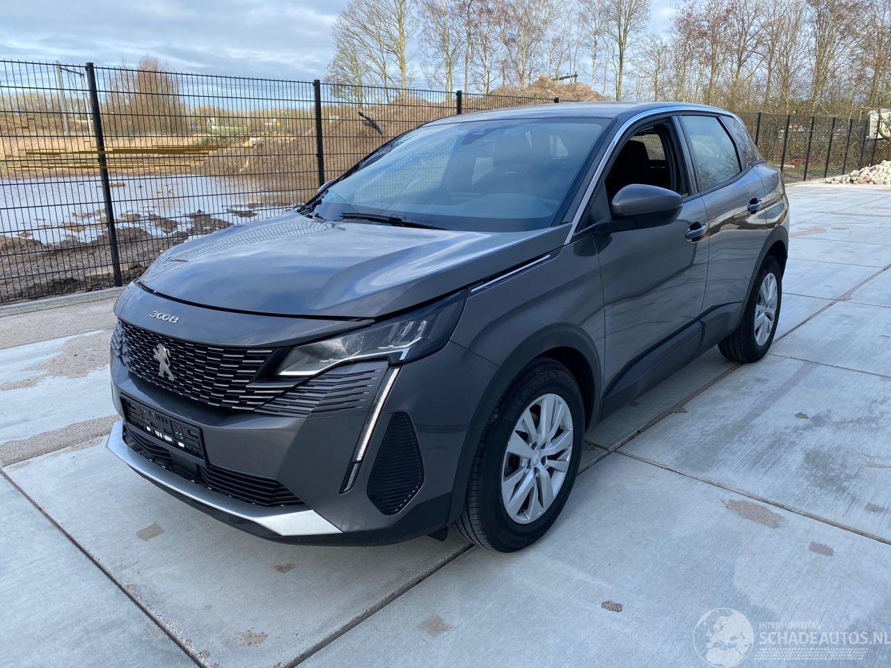 Peugeot 3008 1.2  Pure Tech Allure -NAVI-PDC-CAMERA