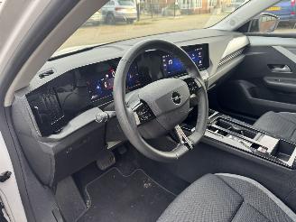 Opel Astra 1.2 131Pk Automaat Bussines Edition picture 8