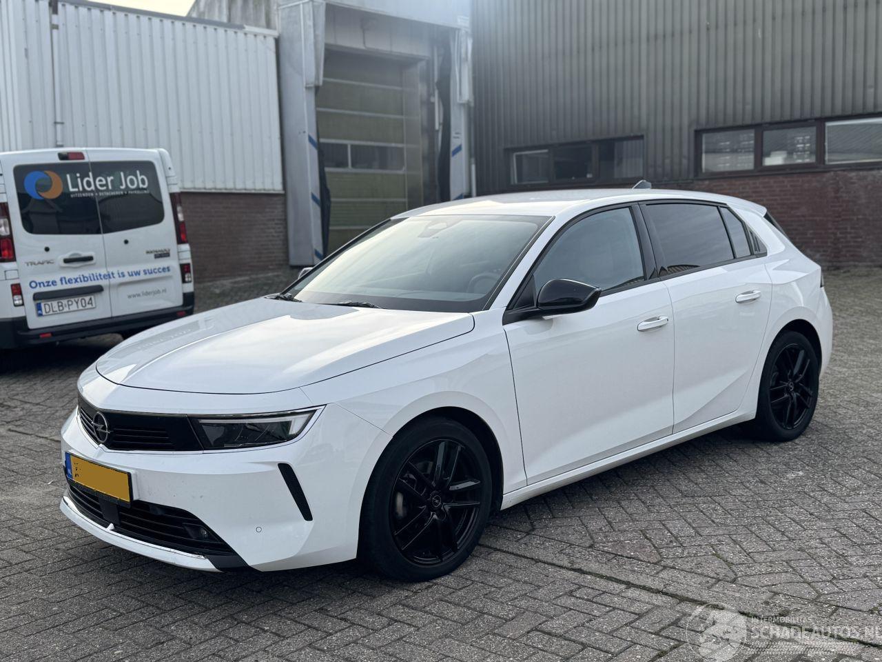 Opel Astra 1.2 131Pk Automaat Bussines Edition