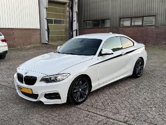 uszkodzony samochody osobowe BMW 2-serie M235i 326Pk Harman Kardon Geen Schade 2014/8