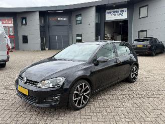 Voiture accidenté Volkswagen Golf 1.2 TSI DSG Bussines Edition R 2015/2