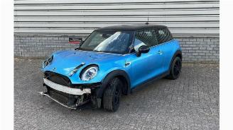 Vrakbiler auto Mini Cooper Mini (F56), Hatchback 3-drs, 2013 1.5 12V Cooper 2018/10