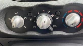 Renault Twingo Twingo II (CN), Hatchback 3-drs, 2007 / 2014 1.5 dCi 90 FAP picture 13