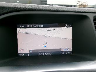 Volvo V-60 2.4 D6 AWD PLUG-IN HYBRID SUMMUM picture 17