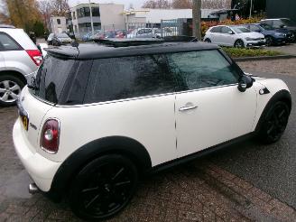 Mini Cooper PEPPER 1.6 I CLIMA PANO picture 6