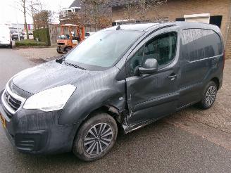 Peugeot Partner 1.6 HDI 75 PREMIUM PACK AIRCO NAVI picture 1