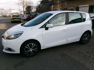 skadebil auto Renault Scenic 1.5 DCI EXPRESSION CLIMA NAVI 2014/9