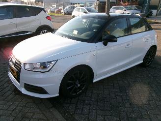 skadebil auto Audi A1 1.0 TFSI ADRENALIN AIRCO NAVI 5 DEURS 2018/6