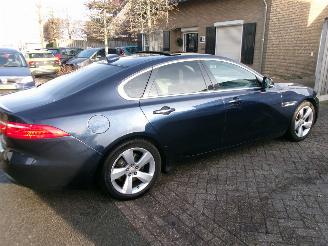 Jaguar XF 2.0 D R-SPORT AWD picture 6