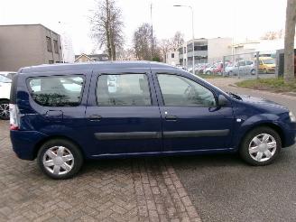 Dacia Logan 1.6 AMBIANCE 7 PERSOONS AIRCO picture 6
