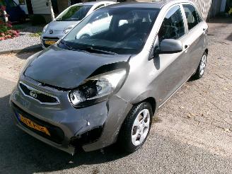 krockskadad bil auto Kia Picanto 1.0 CVVT ISG COMFORT PACK AIRCO 2014/3