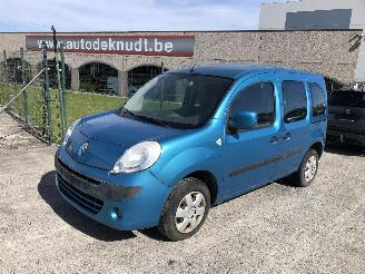Damaged car Renault Kangoo 1.6 2010/1