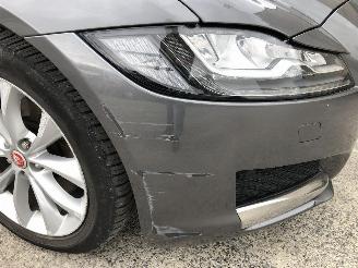 Jaguar XF 2.0 D picture 13
