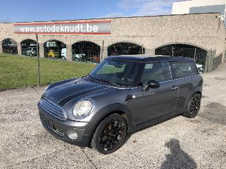 uszkodzony samochody osobowe Mini Cooper 1.6 I 2010/2