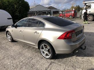 Coche accidentado Volvo S-60 2.0 D 2012/9