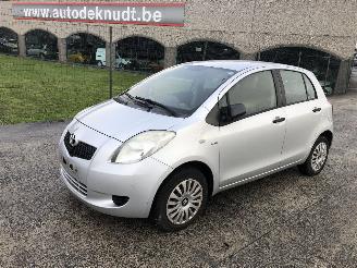 Coche siniestrado Toyota Yaris 1.4 D4D 2009/6