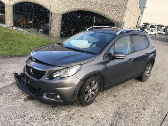 Peugeot 2008 SIGNATURE 1.2 picture 1