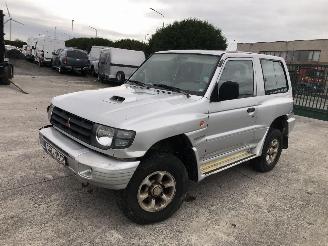 krockskadad bil auto Mitsubishi Pajero  2002/6