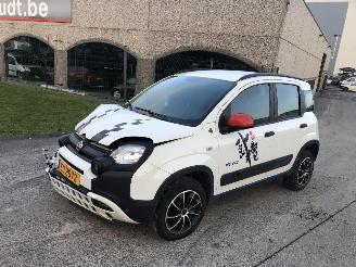 krockskadad bil auto Fiat Panda 1.0 HYBRIDE 2022/8