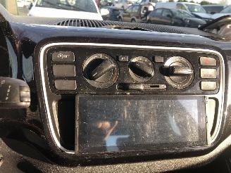 Volkswagen Up! 1.0 picture 19