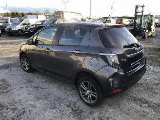 Toyota Yaris 1.5 HYBRIDE picture 2