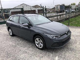 Damaged car Volkswagen Golf VIII 1.0 eTSI AUTOMATIQUE 2023/5