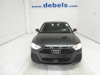 Schadeauto Audi A1  2019/7