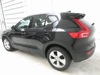 Volvo XC40 2.0D  MOMENTUM picture 4