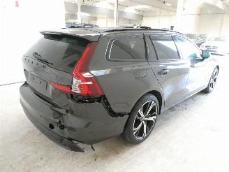 Volvo V-60 PLUS DARK picture 11