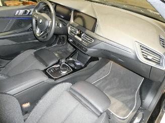 BMW 2-serie 218I picture 15