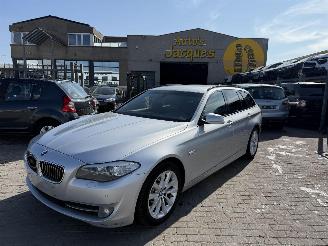 Damaged car BMW 5-serie PROBLEM ENGINE 2013/4