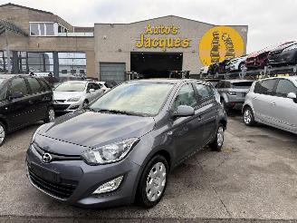 damaged passenger cars Hyundai I-20 LOUNGE 2014/2