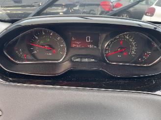 Peugeot 208 1.2I picture 16