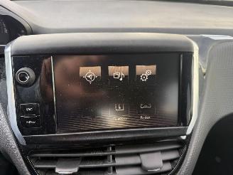 Peugeot 2008 1.2 STYLE PURE TECH picture 23