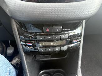 Peugeot 2008 1.2 STYLE PURE TECH picture 22