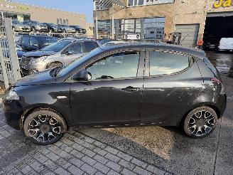 Lancia Ypsilon S BY MOMO picture 8